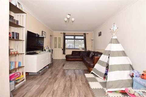 61 Arcon Road, Ashford, TN23 5BZ