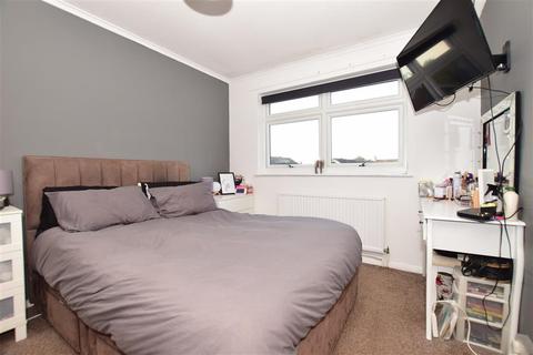 61 Arcon Road, Ashford, TN23 5BZ