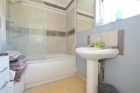 61 Arcon Road, Ashford, TN23 5BZ