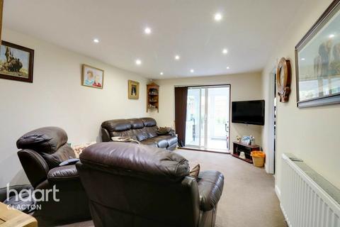 3 Abinger Close, Clacton-on-sea, CO16 8FJ