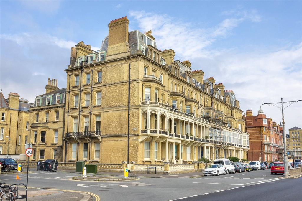 Kings Gardens, Hove, East Sussex, BN3 2 bed apartment £500,000