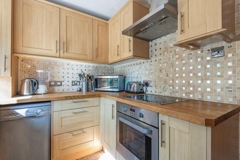 18 Codling Close, London, E1W 2UX
