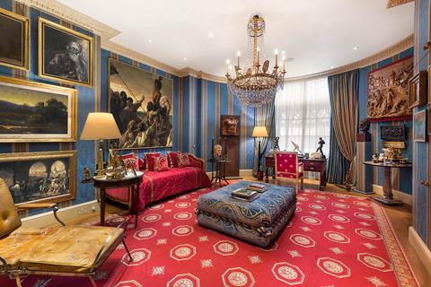 Flat 1, 10 Charles Street, London, W1J 5DN