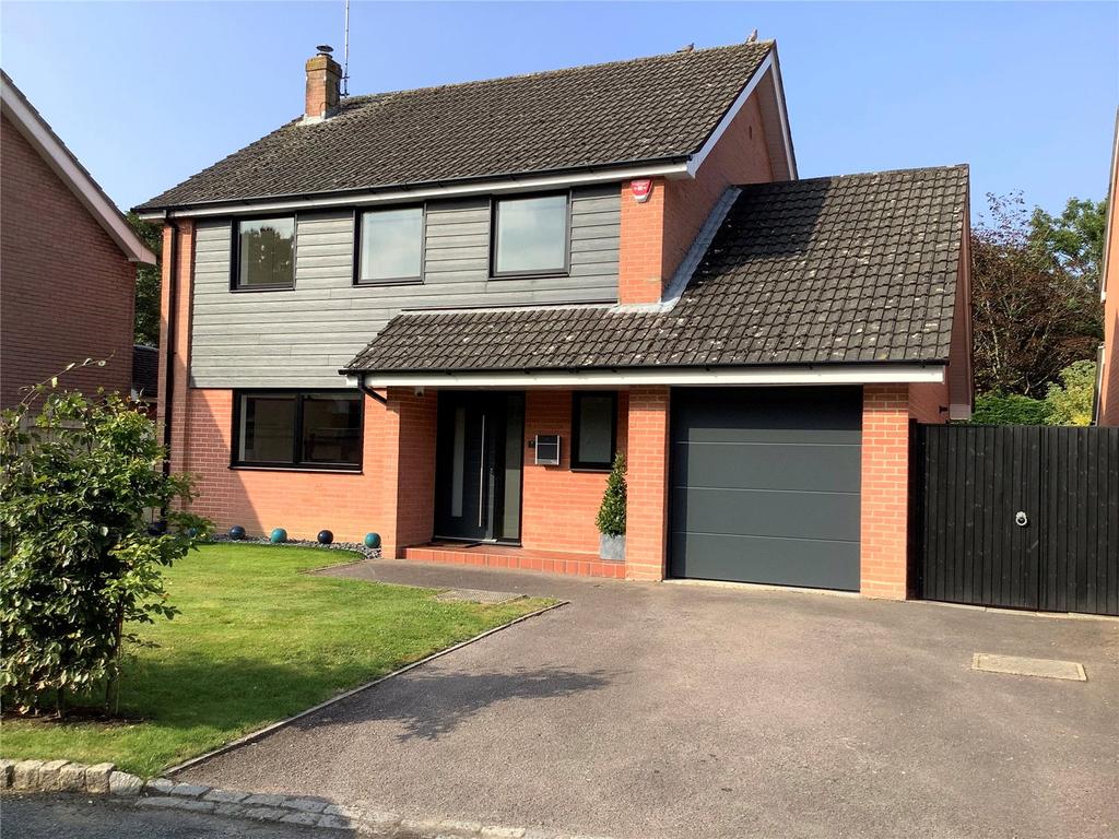 New Forest Drive, Brockenhurst, SO42 3 bed detached house £850,000