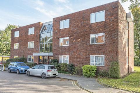 23 Sutton Close, Beckenham, BR3 5UG