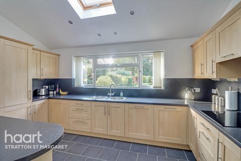 165 Beechcroft Road, Upper Stratton, Swindon, SN2 7RS