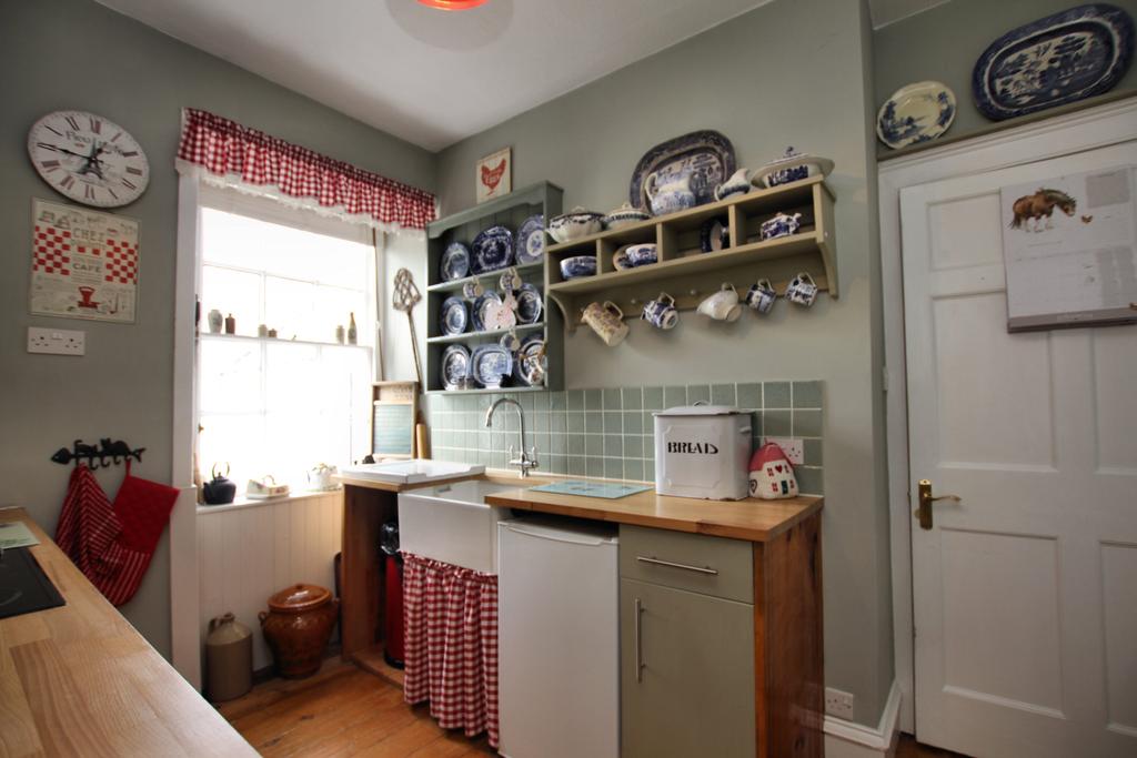 6 Castle Street, Kirkcudbright - Williamson and He