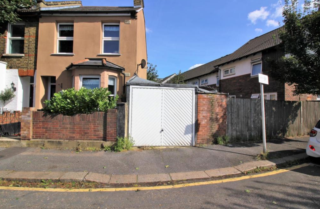 Park Road, Walthamstow, London... Land £40,000