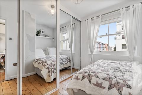 1 bedroom flat to rent, Pinehurst Court 1-3, Colville Gardens