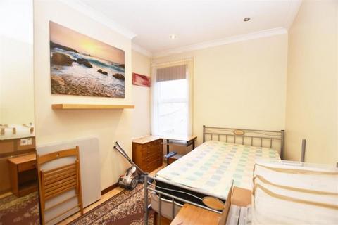 73 Windmill Road, Brentford, TW8 0QQ