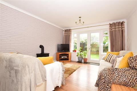 8 Hillcrest Drive, Cuxton, Rochester, ME2 1AA