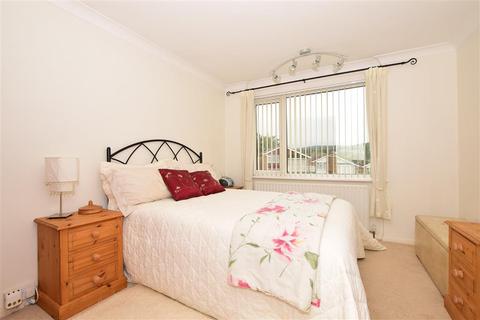 8 Hillcrest Drive, Cuxton, Rochester, ME2 1AA
