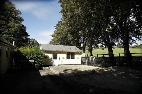 3 bedroom detached bungalow to rent, Upper lambourn, Hungerford RG17