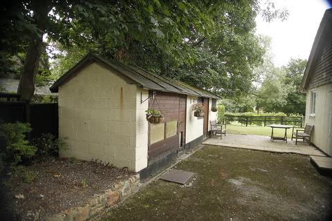3 bedroom detached bungalow to rent, Upper lambourn, Hungerford RG17