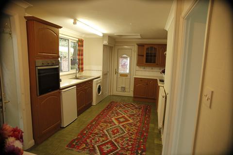 3 bedroom detached bungalow to rent, Upper lambourn, Hungerford RG17