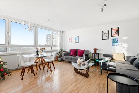 2 bedroom flat to rent, Whitgift House, 61 Westbridge Road, London