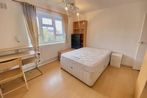 House-share, Lister Court, Yoakley Road, Stoke Newington, N16