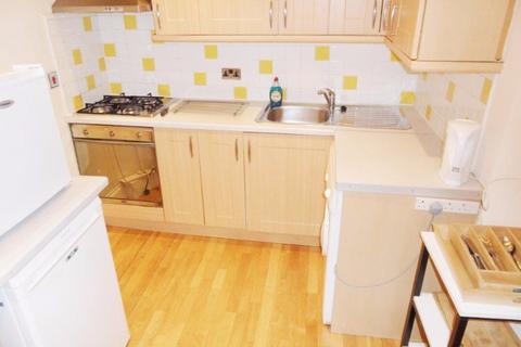 2 bedroom flat to rent, Ratcliffe Terrace, Newington, Edinburgh, EH9