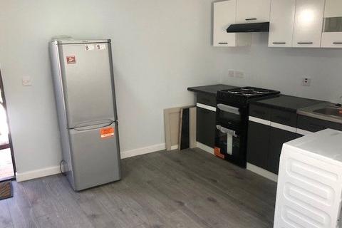 Apartment to rent, Tachbrook Road, Southall, Greater London, UB2
