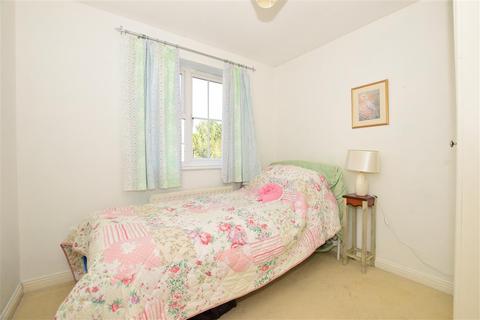 20 Atkinson Walk, Kennington, Ashford, TN24 9SB