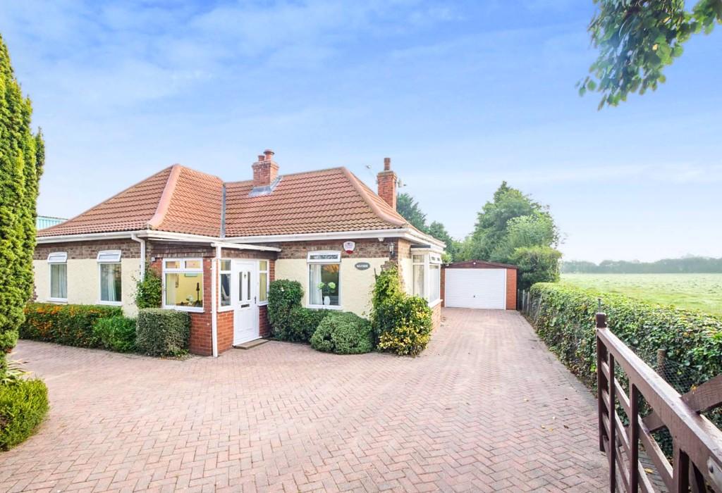 Wayside, Murton Lane, York, North... 3 bed bungalow £395,000