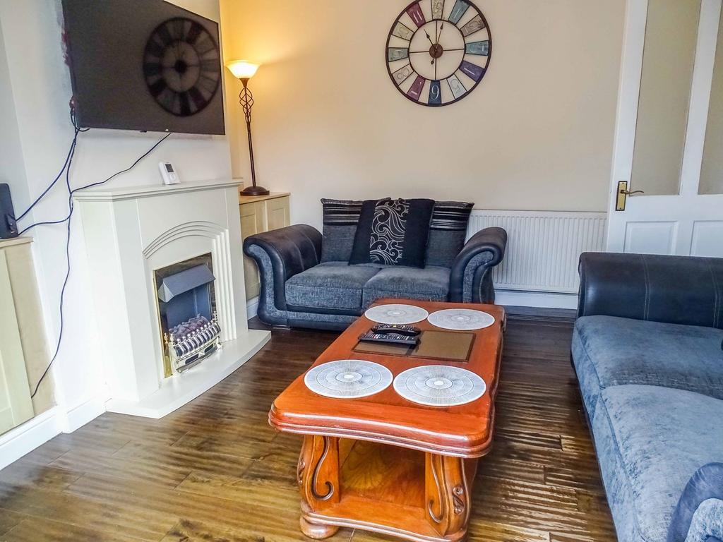 Dene Crescent, Wallsend, Tyne and Wear, NE28 7SN 2 bed ground floor