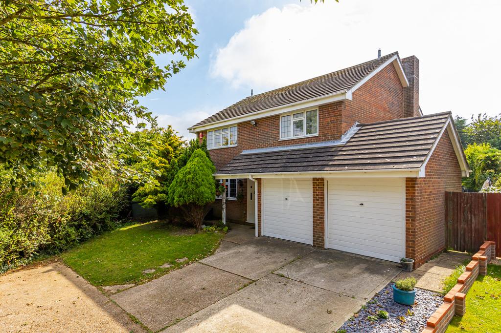 Ashmore Close, Peacehaven, East... 4 bed detached house £575,000
