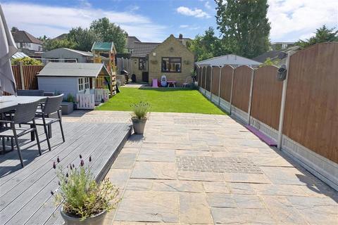 44 Marshalls Drive, Romford, RM1 4JT