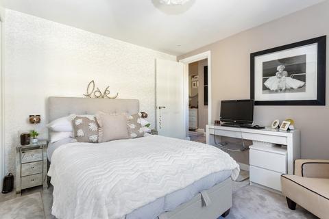 Flat 5, 3 Dancer Road, London, SW6 4DU