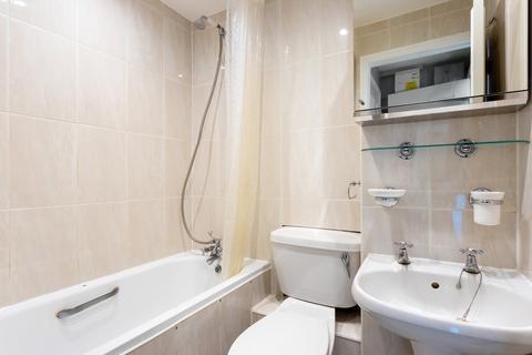 Flat 5, 3 Dancer Road, London, SW6 4DU