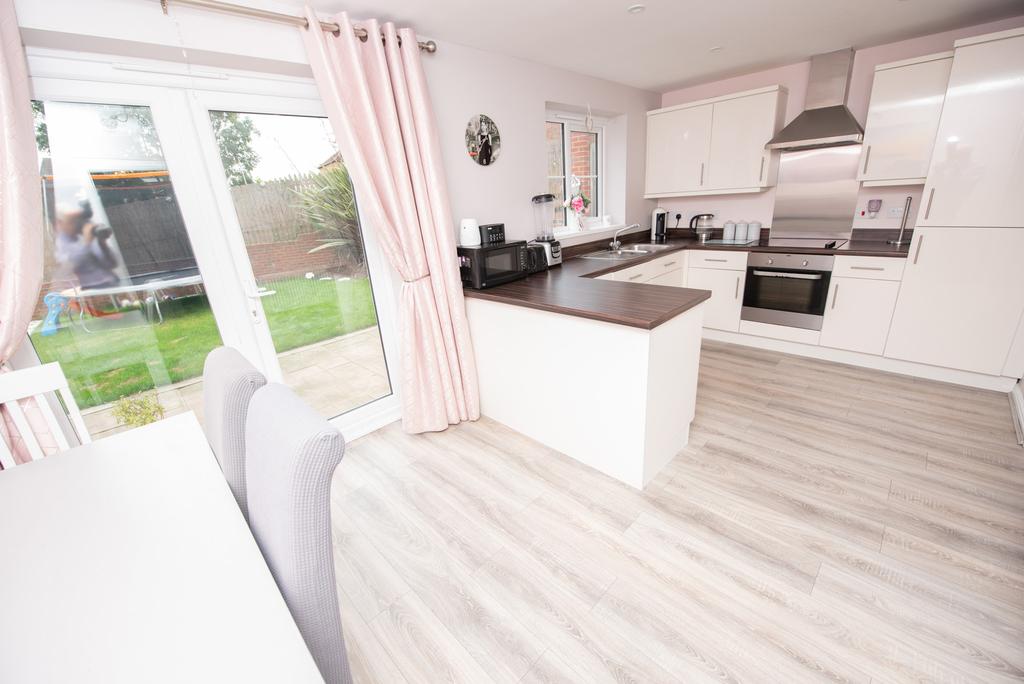 Kitchen/Dining Room