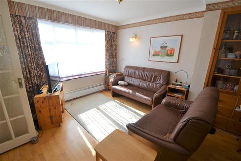 19 Glenfield Road, Ashford, TW15 1JJ