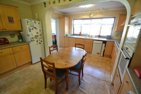 19 Glenfield Road, Ashford, TW15 1JJ