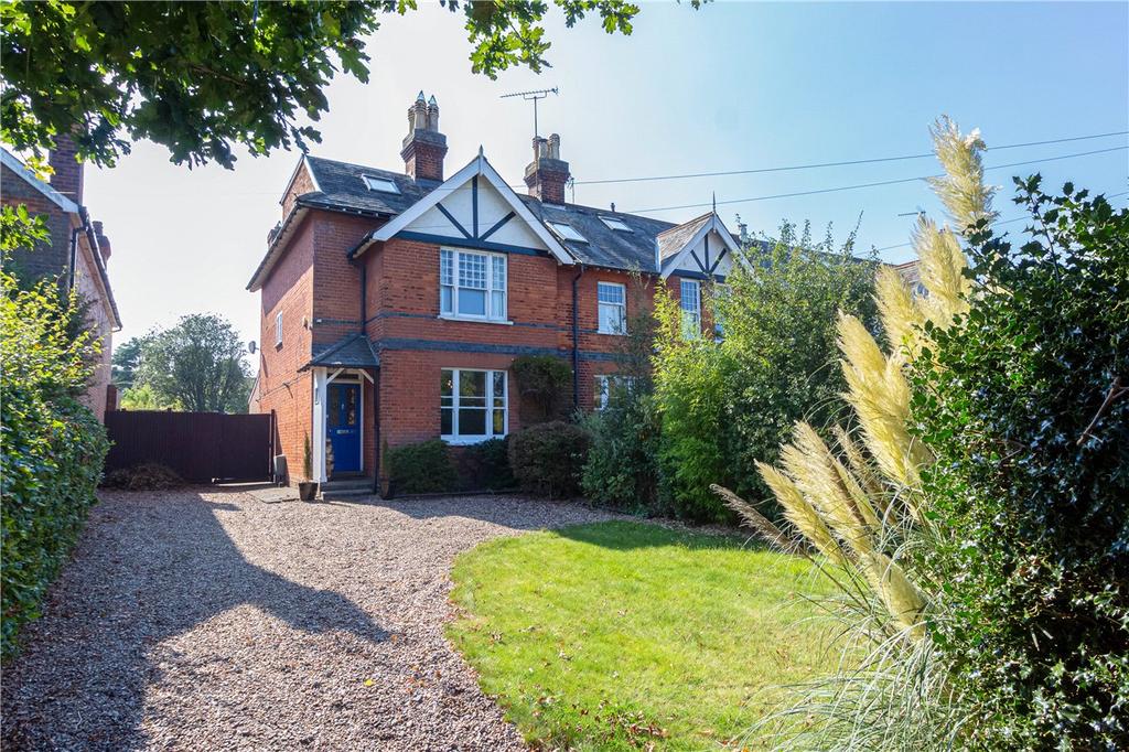 Luton Road, Harpenden, Hertfordshire 3 bed end of terrace house £875,000