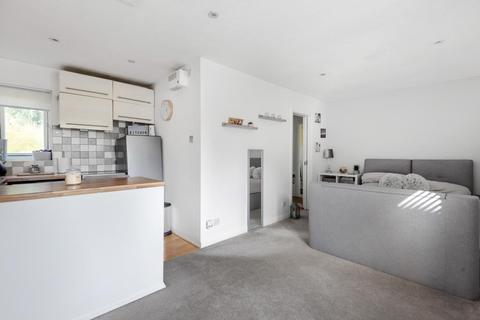 12 Burdock Close, Lightwater, GU18 5YP