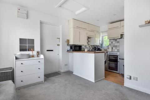 12 Burdock Close, Lightwater, GU18 5YP