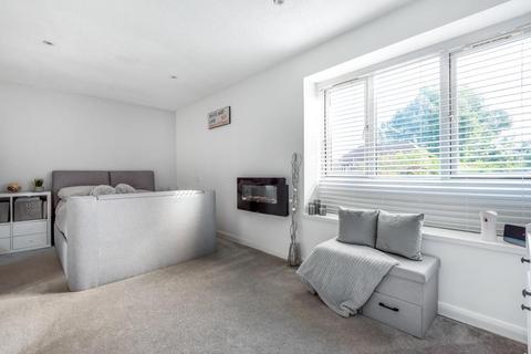 12 Burdock Close, Lightwater, GU18 5YP