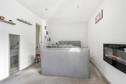 12 Burdock Close, Lightwater, GU18 5YP