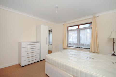 2 bedroom apartment to rent, Pellow Close,  Barnet,  EN5