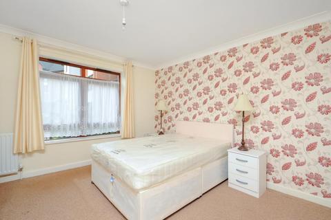 2 bedroom apartment to rent, Pellow Close,  Barnet,  EN5