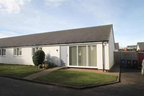 3 bedroom bungalow for sale - Plot 10, Bungalow - Trenchard Circle  at Heyford Park, Sales and Marketing Suite, Heyford Park,, Camp Road, Upper Heyford OX25