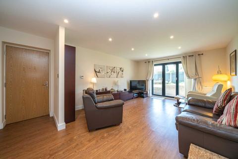 5, Leinster Court Beechfield Road, Boxmoor, Hemel Hempstead, HP1 1NZ