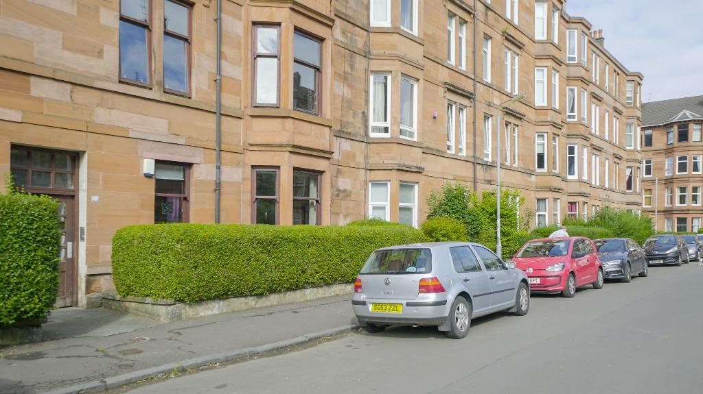 Arundel Drive, Flat 0/2, Battlefield, Glasgow, G42 9RF 2 bed flat £174,000