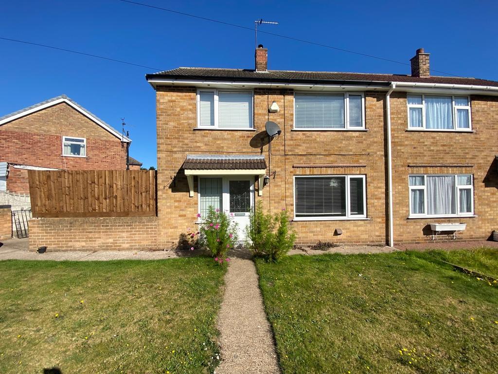 Alandale Avenue, Langwith Junction... 3 bed semidetached house £625