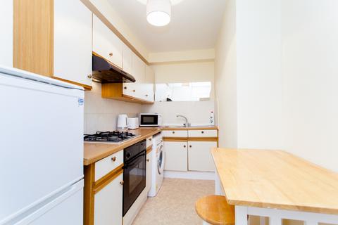 2 bedroom flat to rent, High Road, Tottenham, London, N15