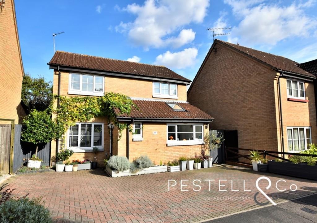 Abbotts Way, Thorley Park 4 bed detached house £525,000