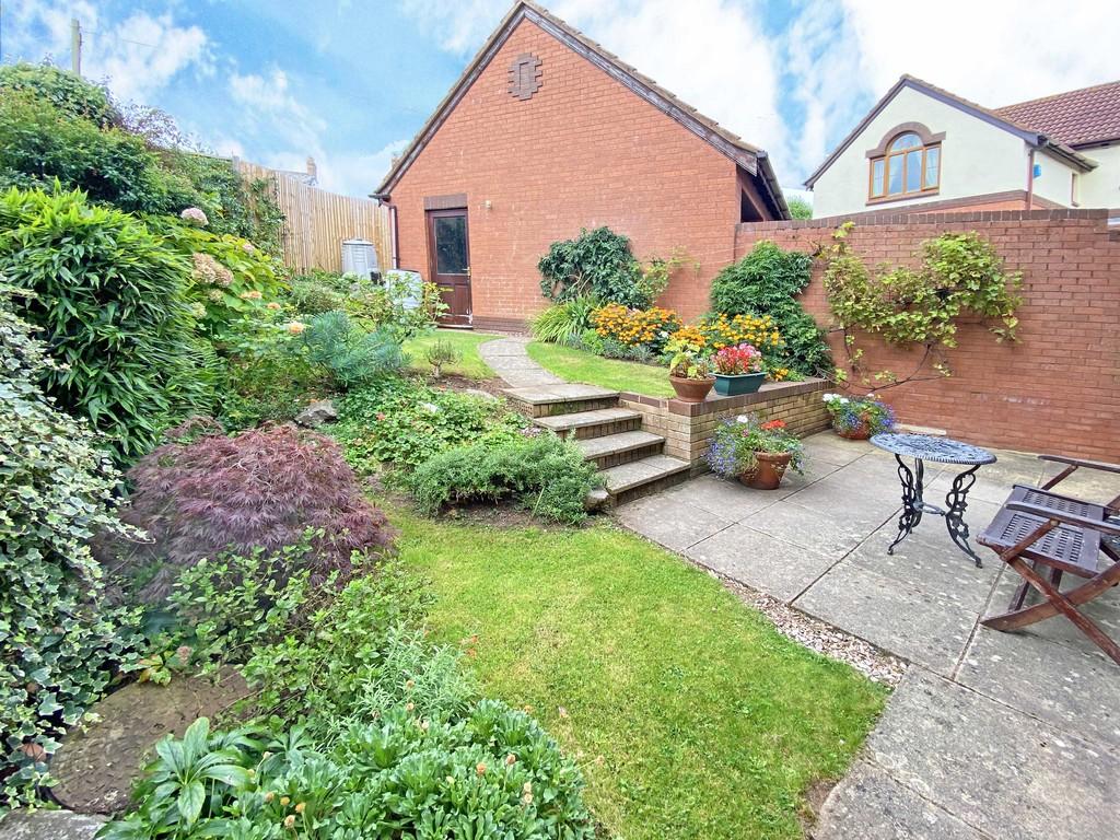 Brownlees, Exminster 3 bed detached house £380,000