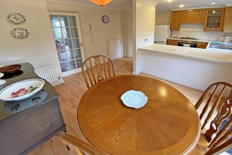 83 Brownlees, Exminster, Exeter, EX6 8SW