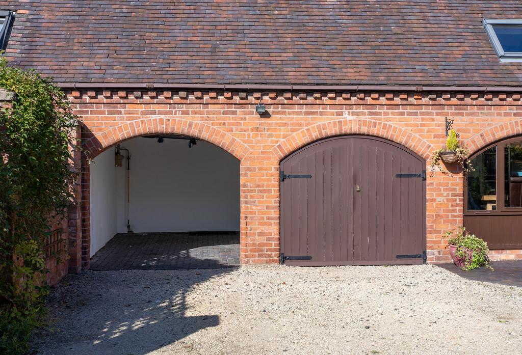 High House Farm, School Lane, Alvechurch, B48 7SA 5 bed barn conversion