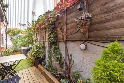 46 Braemar Road, Brentford, TW8 0NS